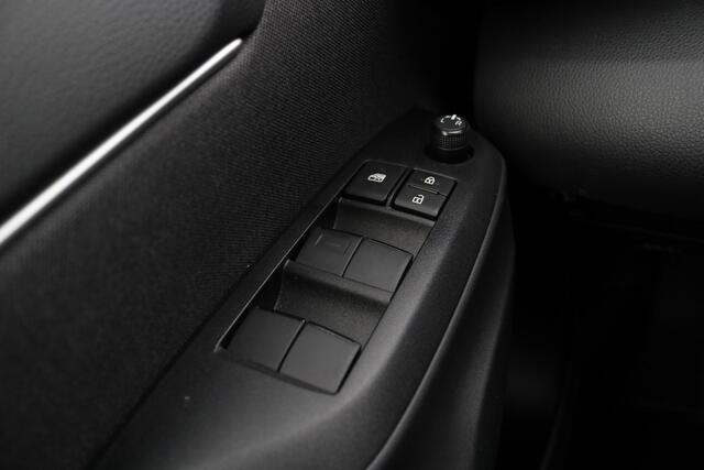 Toyota YARIS Cross 1.5 Hybrid Dynamic Stoelverwarming, Parkeersensoren