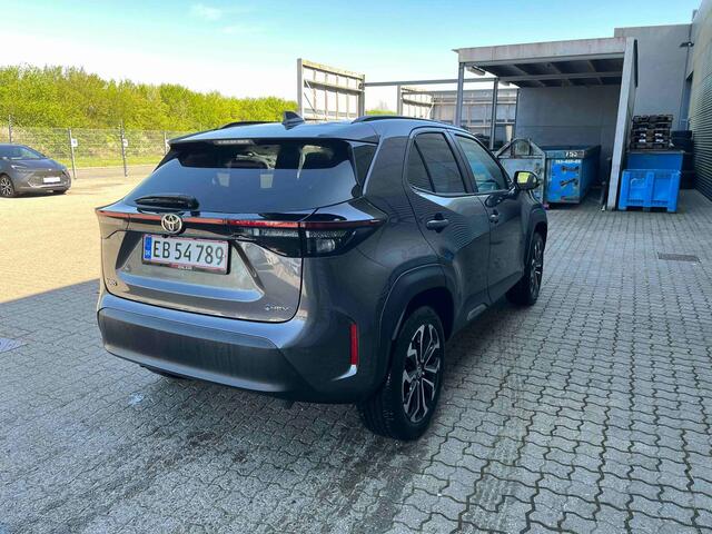 Toyota YARIS Cross 1.5 Hybrid 115 Business Plus Navi|Carplay|PDC V+A|Dodehoek|Stoel en stuurverwarming|
