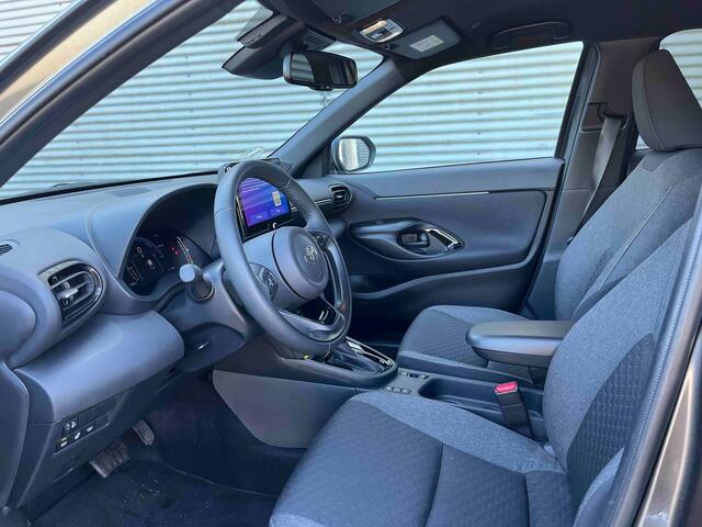 Toyota YARIS Cross 1.5 Hybrid 115 Business Plus Navi|Carplay|PDC V+A|Dodehoek|Stoel en stuurverwarming|