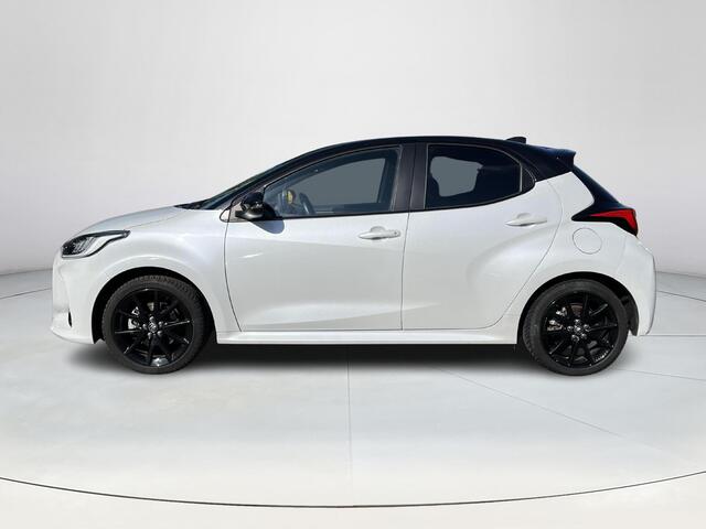 Toyota YARIS 1.5 Hybrid Executive | Navigatie | Parkeercamera | 17 inch LM-velgen | Stof / lederen bekleding |