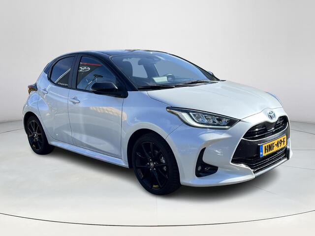 Toyota YARIS 1.5 Hybrid Executive | Navigatie | Parkeercamera | 17 inch LM-velgen | Stof / lederen bekleding |