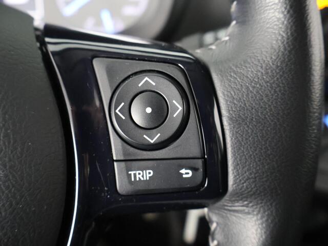 Toyota YARIS 1.5 HYBRID DESIGN SPORT BI-TONE AUTOMAAT CLOUD NAVIGATIE. BIJNA 2020.CAMERA. GARANTIE TOT 2030