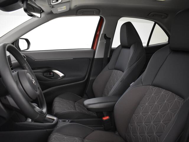 Toyota YARIS 1.5 Hybrid 130 Executive | Parkeersensoren | Stuur en Stoelverwa