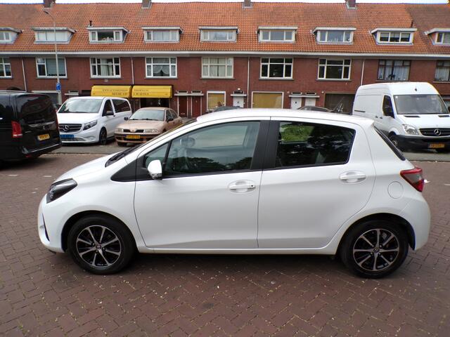 Toyota YARIS 1.0 VVT-i Connect APPLE CARPLAY......