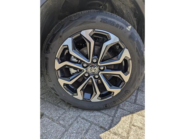 Toyota YARIS Cross 1.5 Hybrid Dynamic | Stoelverwarming | Climate control | 17 Inch LM | DAB | Camera | Navi
