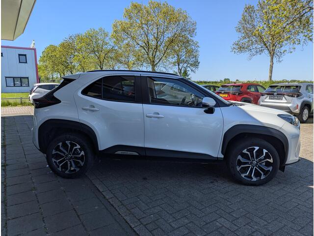 Toyota YARIS Cross 1.5 Hybrid Dynamic | Stoelverwarming | Climate control | 17 Inch LM | DAB | Camera | Navi