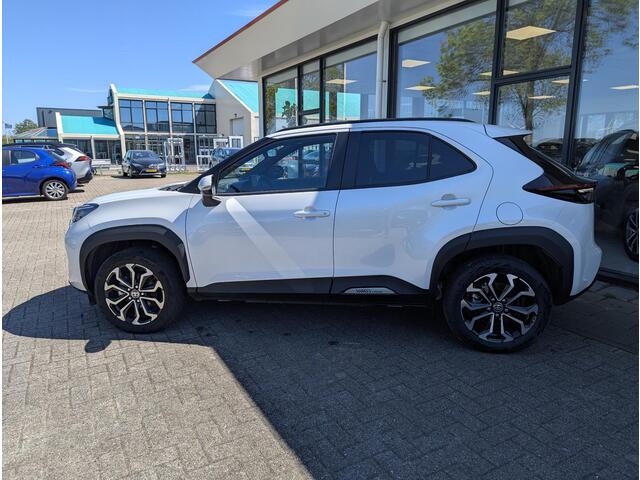 Toyota YARIS Cross 1.5 Hybrid Dynamic | Stoelverwarming | Climate control | 17 Inch LM | DAB | Camera | Navi