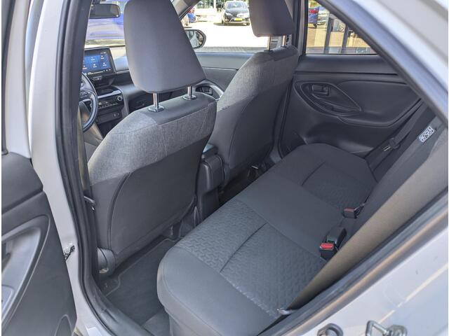 Toyota YARIS Cross 1.5 Hybrid Dynamic | Stoelverwarming | Climate control | 17 Inch LM | DAB | Camera | Navi