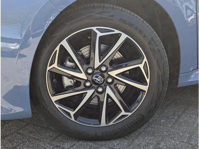 Toyota YARIS 1.5 Hybrid Dynamic | Climate control | Camera | DAB | Adap. cruise | Unieke kleur!