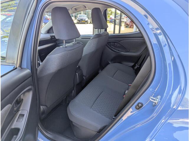 Toyota YARIS 1.5 Hybrid Dynamic | Climate control | Camera | DAB | Adap. cruise | Unieke kleur!