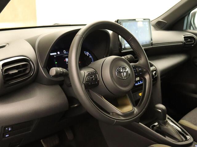 Toyota YARIS Cross 1.5 Hybrid Explore - ORIGINEEL NEDERLANDSE AUTO - NAVIGATIE - PARKEERSENSOREN VOOR/ ACHTER - CAMERA - CLIMATE CONTROL - KEYLESS ENTRY/ START - 17 INCH LICHT METALEN VELGEN - VOORSTOELEN VERWARMD