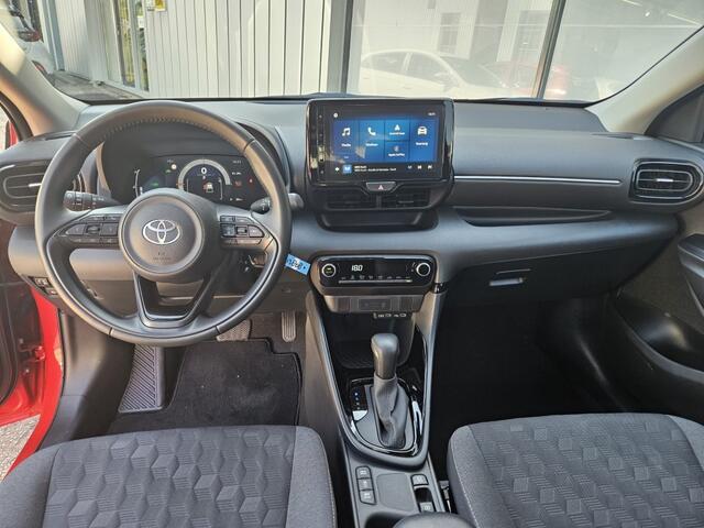 Toyota YARIS 1.5 VVT-i Bns Plus | Facelift | Camera | 16"