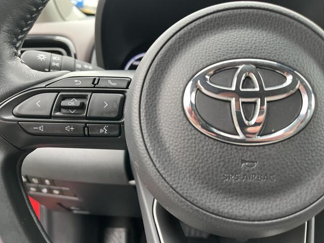 Toyota YARIS Cross 1.5 Hybrid Executive | Navigatie | Stoel- + stuurverwarming | Camera's rondom | 18 inch LM-velgen |