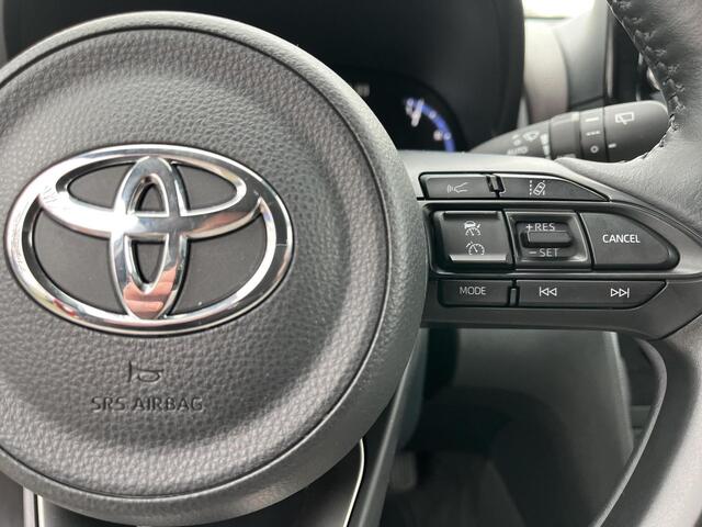 Toyota YARIS Cross 1.5 Hybrid Executive | Navigatie | Stoel- + stuurverwarming | Camera's rondom | 18 inch LM-velgen |