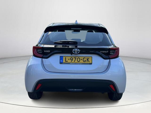 Toyota YARIS 1.5 Hybrid Dynamic | Navigatie | Licht metalen velgen | Keyless entry | LED koplampen |