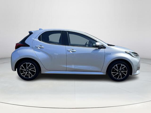 Toyota YARIS 1.5 Hybrid Dynamic | Navigatie | Licht metalen velgen | Keyless entry | LED koplampen |