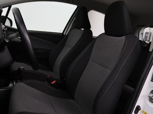 Toyota YARIS 1.5 Hybrid Aspiration | Trekhaak | Camera | Climate control | Cruise control | Bluetooth | LED