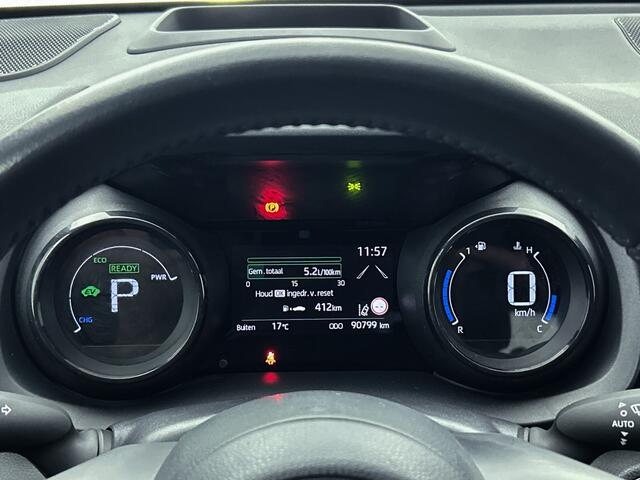 Toyota YARIS 1.5 Hybrid Executive | Parkeersensor voor en achter | Half Leder | Voorstoelen verwarmd |