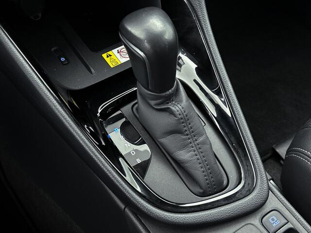 Toyota YARIS 1.5 Hybrid Executive | Parkeersensor voor en achter | Half Leder | Voorstoelen verwarmd |