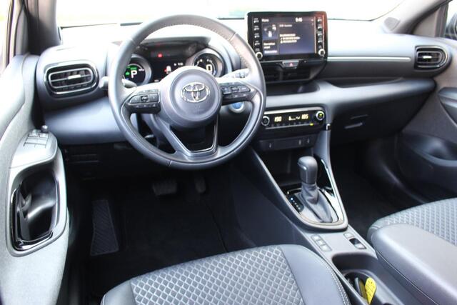 Toyota YARIS 1.5 Hybrid Executive Sport Bi tone