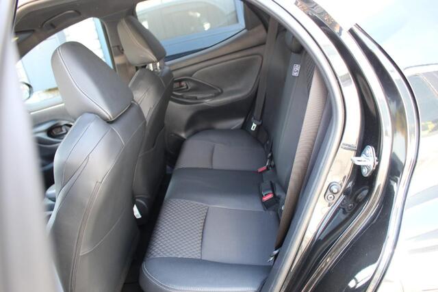 Toyota YARIS 1.5 Hybrid Executive Sport Bi tone