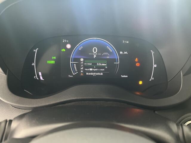 Toyota YARIS 1.5 Hybrid 115 Dynamic + Comfort Pack