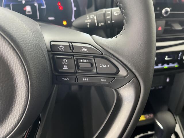 Toyota YARIS 1.5 Hybrid 115 Dynamic + Comfort Pack