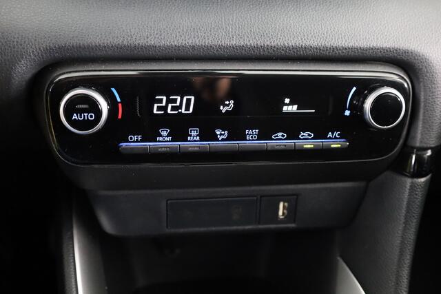 Toyota YARIS 1.5 Hybrid Dynamic Limited | Parkeercamera | Cruise Control Adaptief | Apple Carplay /- Android Auto |