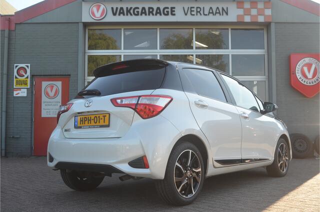 Toyota YARIS 1.5 VVT-i Dynamic pano, two-tone, boekjes,als nieuw! 16 inch velgen, camera, cruisecontrol, enz.. zie foto's 12 MND. GARANTIE