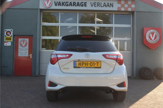 Toyota YARIS 1.5 VVT-i Dynamic pano, two-tone, boekjes,als nieuw! 16 inch velgen, camera, cruisecontrol, enz.. zie foto's 12 MND. GARANTIE