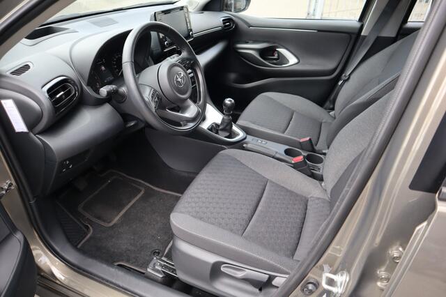 Toyota YARIS 1.5 VVT-i Dynamic Trekhaak/Head-up/Stuur/Stoelverwarming