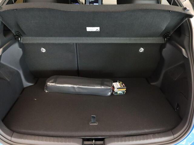 Toyota YARIS 1.5 Hybrid 130 Launch Edition - ORIGINEEL NEDERLANDSE AUTO - NAVIGATIE - PANORAMADAK - 17 INCH LICHT METALEN VELGEN - HEAD UP DISPLAY - JBL AUDIO - TWO TONE LAK - STOELEN/ STUUR VERWARMD