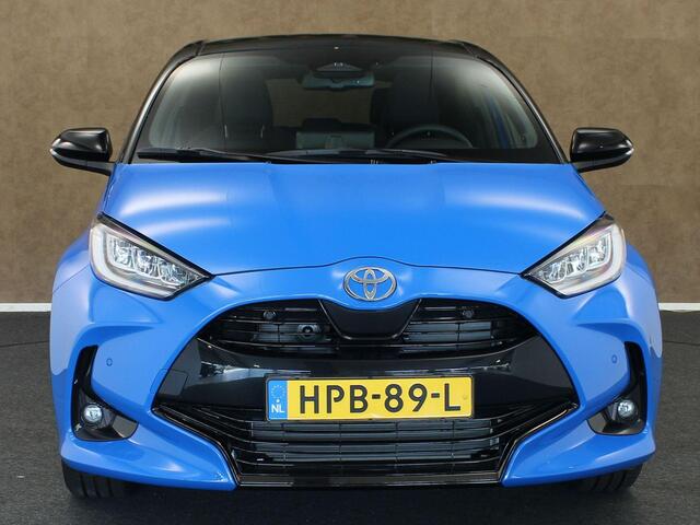 Toyota YARIS 1.5 Hybrid 130 Launch Edition - ORIGINEEL NEDERLANDSE AUTO - NAVIGATIE - PANORAMADAK - 17 INCH LICHT METALEN VELGEN - HEAD UP DISPLAY - JBL AUDIO - TWO TONE LAK - STOELEN/ STUUR VERWARMD