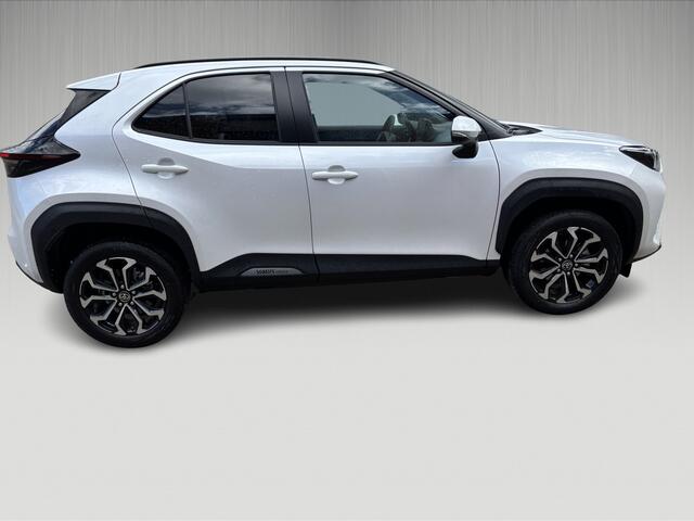 Toyota YARIS Cross Hybrid - BOMVOL - 2025 model met het GROOTSTE SCHERM !