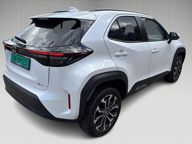 Toyota YARIS Cross Hybrid - BOMVOL - 2025 model met het GROOTSTE SCHERM !