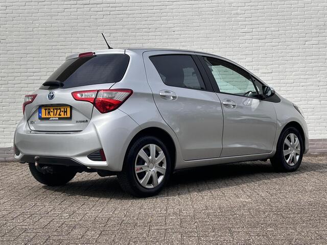 Toyota YARIS 1.5 Hybrid Design / Trekhaak / All season / Achteruitrijcamera / Climate control / Navigatie / Cruise Control /