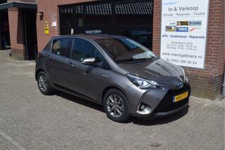 toyota-yaris-1.5-hybrid--camera--