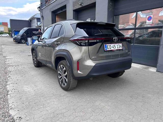 Toyota YARIS Cross 1.5 Hybrid 115 Business Plus |Navi|Carplay|PDC V+A|Dodehoek|Stoel en stuurverwarming|