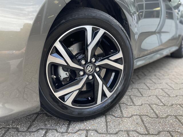 Toyota YARIS 1.5 Hybrid 115 First Edition | Navi | Keyless entry + start | Ap