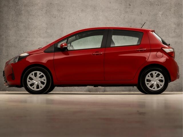 Toyota YARIS 1.0 VVT-i Sport (AIRCO, BLUETOOTH, ELEK RAMEN, SPORTSTOELEN, MULTIFUNCTIONEEL STUURWIEL, NIEUWE APK, NIEUWSTAAT)