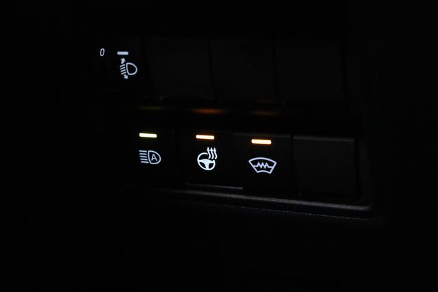 Toyota YARIS Cross 1.5 Hybrid Teamplayer 130pk | Winter pack | Safety pack | Navi | Adapt. Cruise | Camera | Keyless