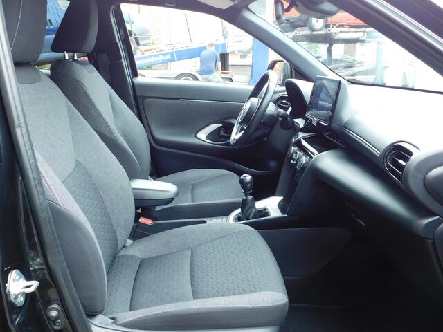 Toyota YARIS Cross 1.5 VVT-I First Edition | Apple Android