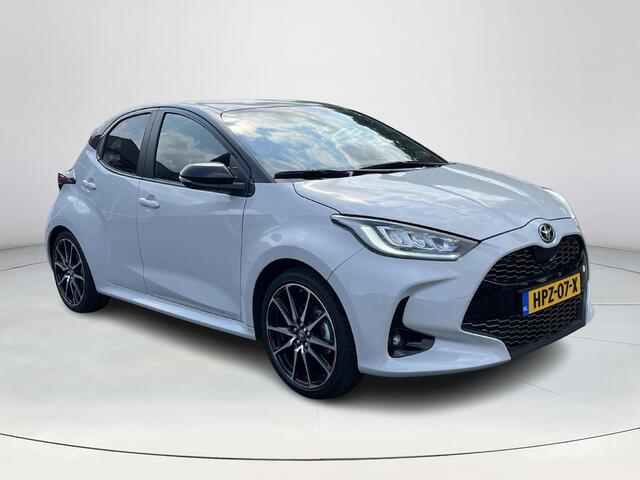 Toyota YARIS 1.5 Hybrid GR Sport | Navigatie | Sportstoelen | Stoelverwarming | 18 inch LM-velgen |