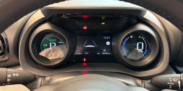 Toyota YARIS Cross 1.5 Hybrid Active Apple Carplay | Achteruitrijcamera | Adaptieve cruise control |
