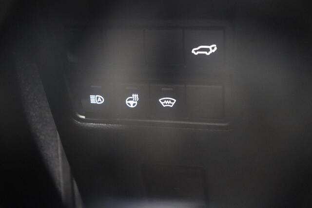 Toyota YARIS Cross 1.5 Hybrid 130 Launch Edition , Demo voordeel, Luxe, Sensoren, Stuur, Stoel en Voorruit verwarming, Draadloos Apple Carplay/Android Auto!