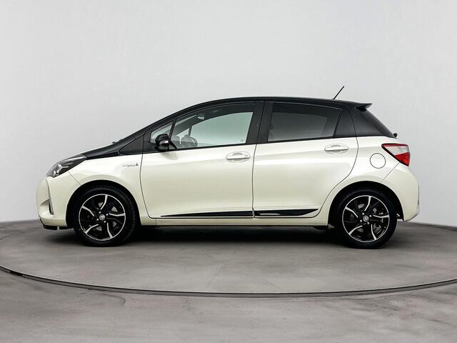 Toyota YARIS 1.5 Hybrid Bi-Tone | Navigatie | Cruise Control | Climate Control |