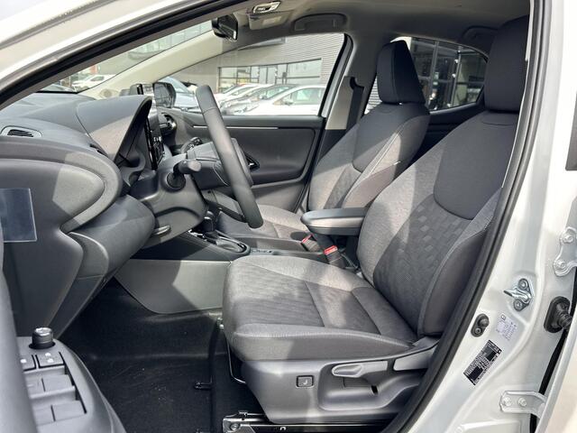 Toyota YARIS 1.5 Hybrid 115 First Edition **NIEUWE AUTO/ DIRECT LEVERBAAR**