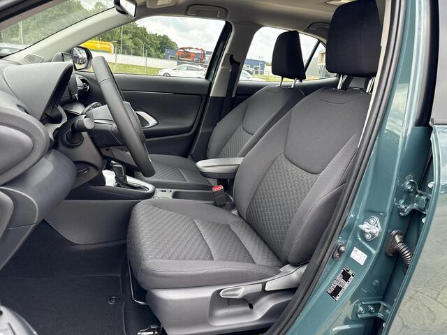 Toyota YARIS Cross 1.5 Hybrid 115 Active **NIEUWE AUTO/ FOREST GREEN/ DIRECT LEVERBAAR**