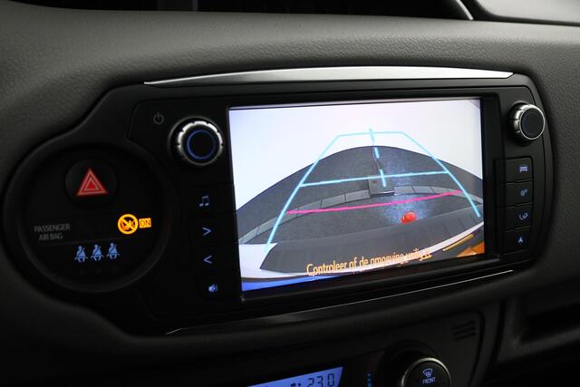 Toyota YARIS 1.5 Hybrid Dynamic Bi-Tone | Trekhaak | Navigatie | Climate control | Keyless |