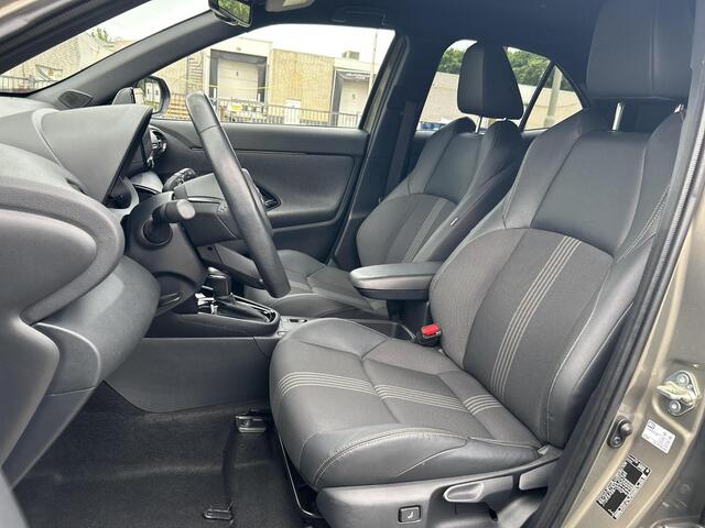 Toyota YARIS Cross 1.5 Hybrid Executive **NAVIGATIE/ DODEHOEK DETECTIE/ STOEL EN STUURWIELVERWARMING/ 36 MAANDEN GARANTIE**